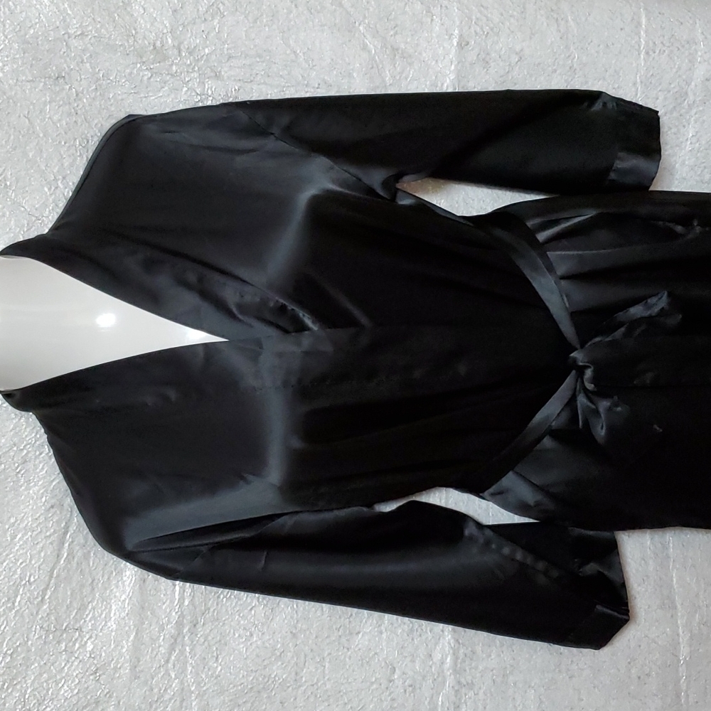 Victoria Secret Black Satin Robe Attached Belt - Picture 2 of 16